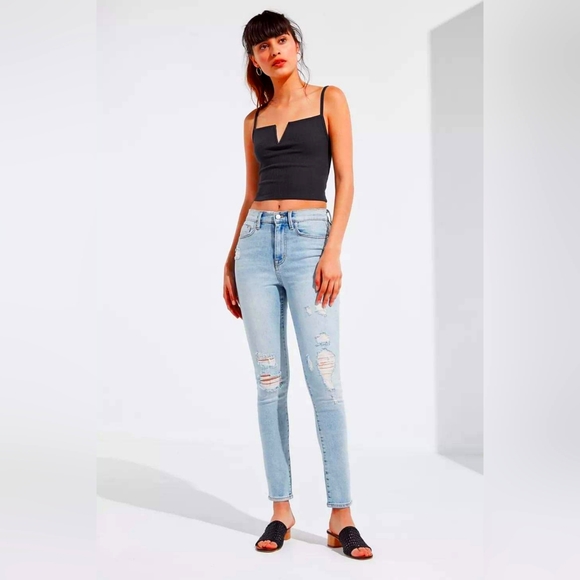 BDG Twig High-Rise Urban Outfitters Ripped Jeans - Picture 2 of 12
